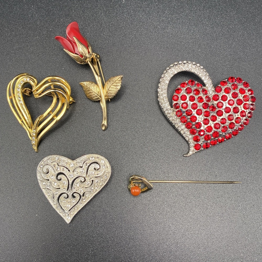 Unsigned Rhinestone Brooches & Stick Pin Lot Vintage Red Gold Silver 5pc